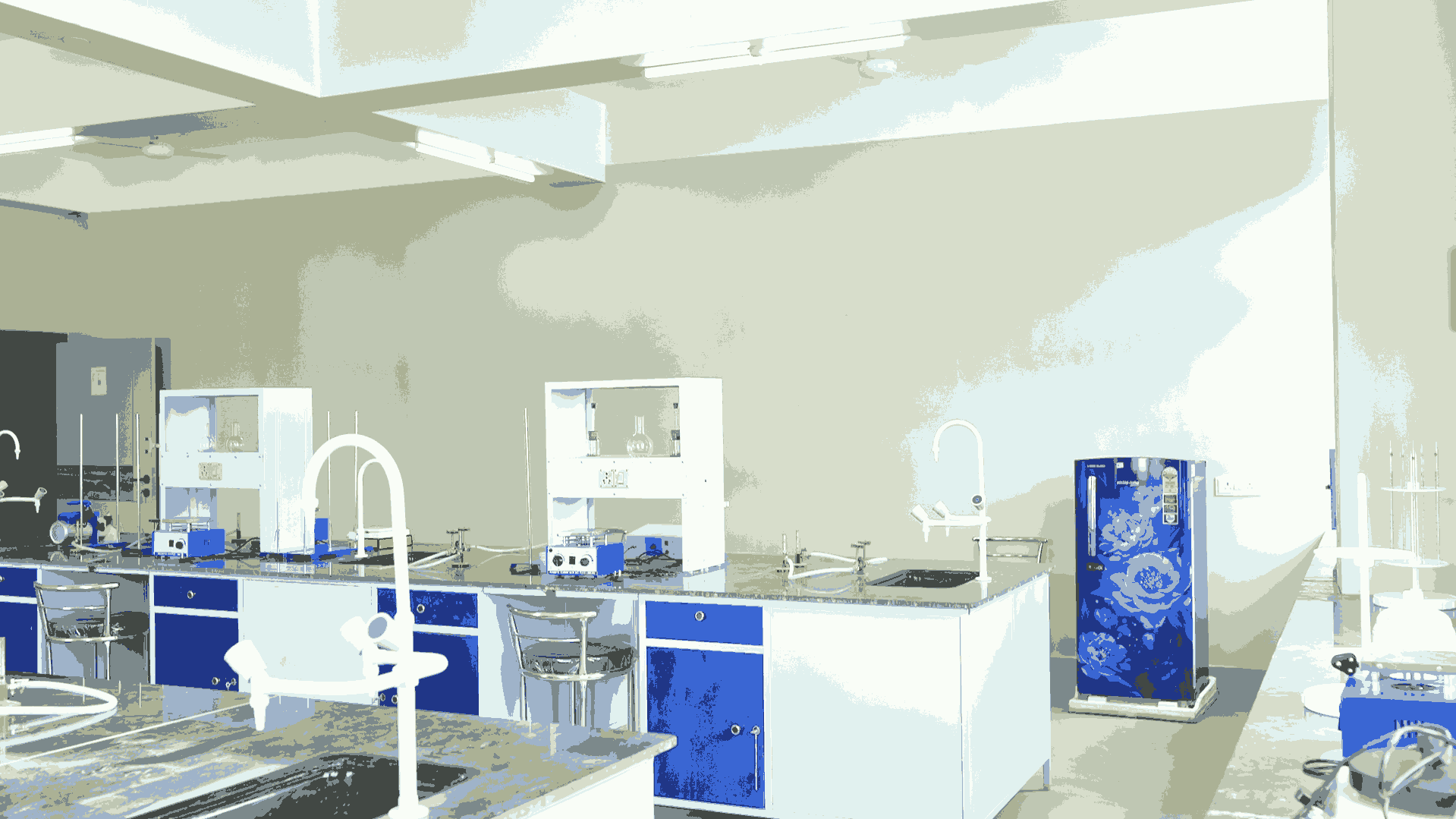 Pragjyotishpur University Guwahati Central instrument lab photo 20